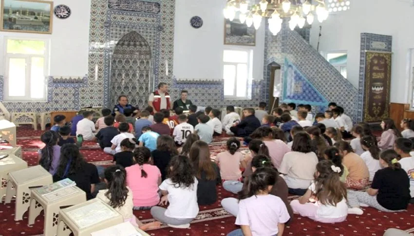 Kırklareli’nde Yaz Kur’an Kursu öğrencilerine dijital farkındalık eğitimi verildi