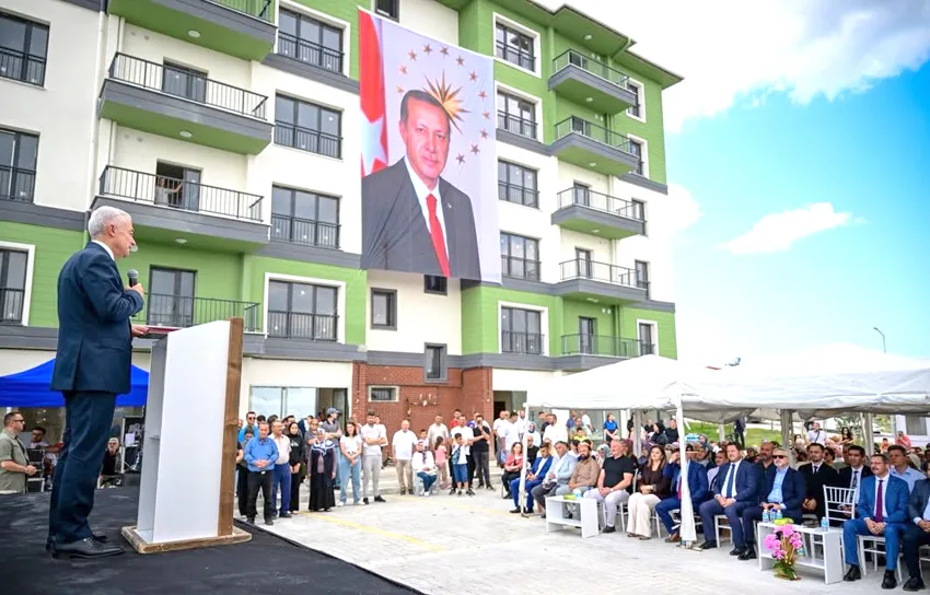 Kırklareli’nde TOKİ konutları anahtar teslim töreni yapıldı