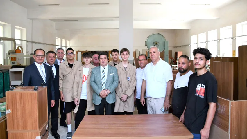 Tekirdağ İl Milli Eğitim Müdürü Yeniyol, meslek lisesini ziyaret etti