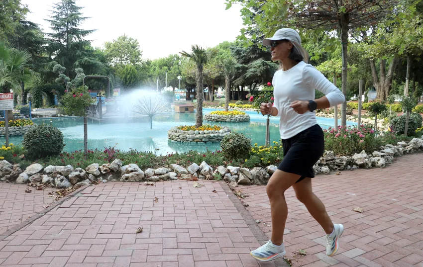 Tekirdağlı ultra maratoncu Tuz Gölü’nde zirveyi hedefliyor
