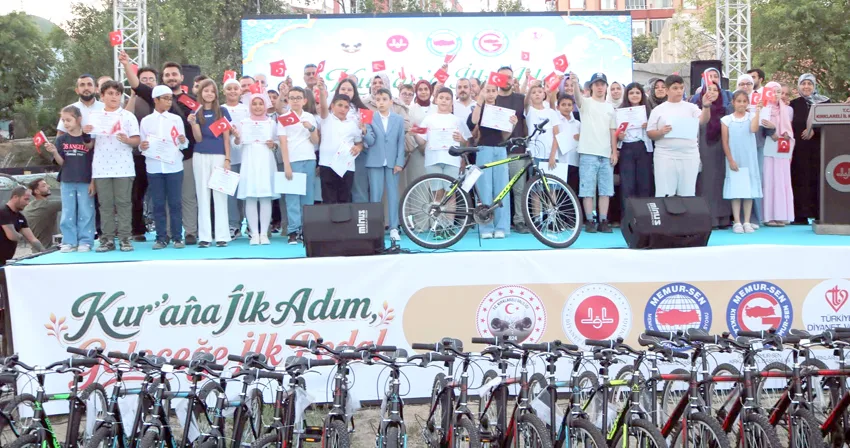 Kırklareli’nde yaz Kur’an kursu öğrencilerine bisiklet hediye edildi