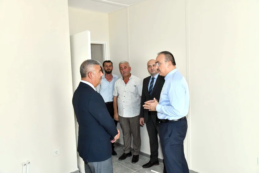 Vali Soytürk, Sağlamtaş Ortaokulu’nda incelemelerde bulundu
