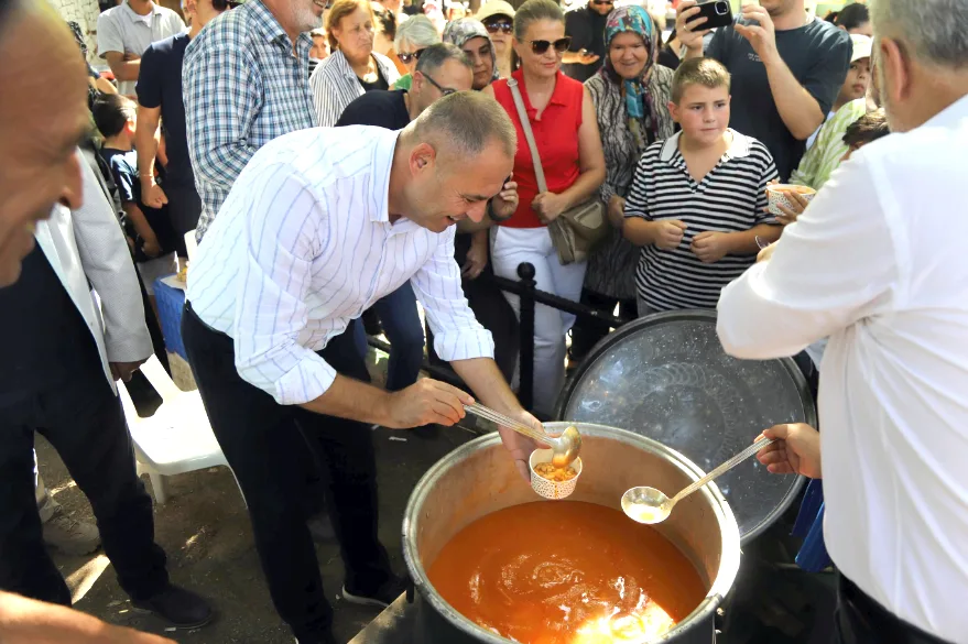 Kırklareli’nde odun ateşinde pişirilen yöresel lezzetler tanıtıldı
