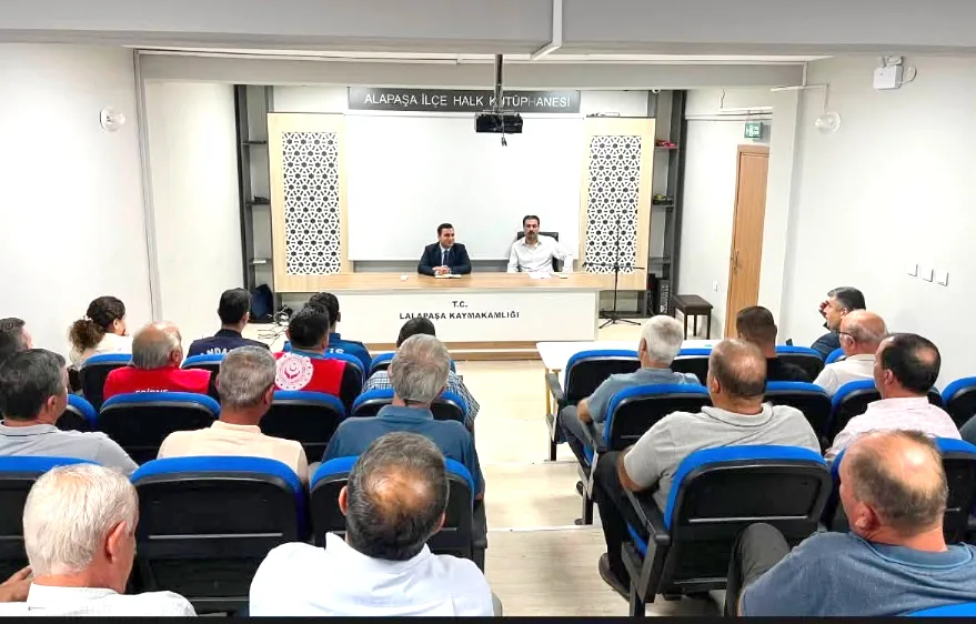 Lalapaşa’da muhtarlar toplantısı yapıldı