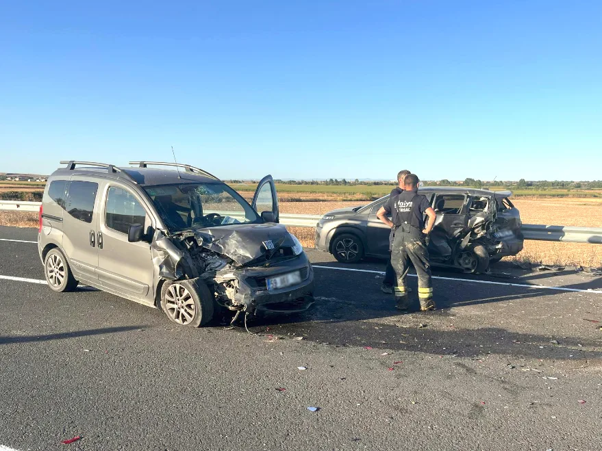 Trafik kazasında 4 kişi yaralandı