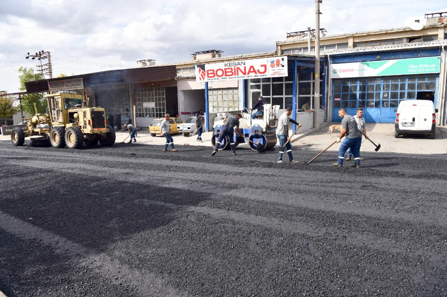 Keşan Sanayi Sitesi’nde asfalt çalışmaları sürüyor