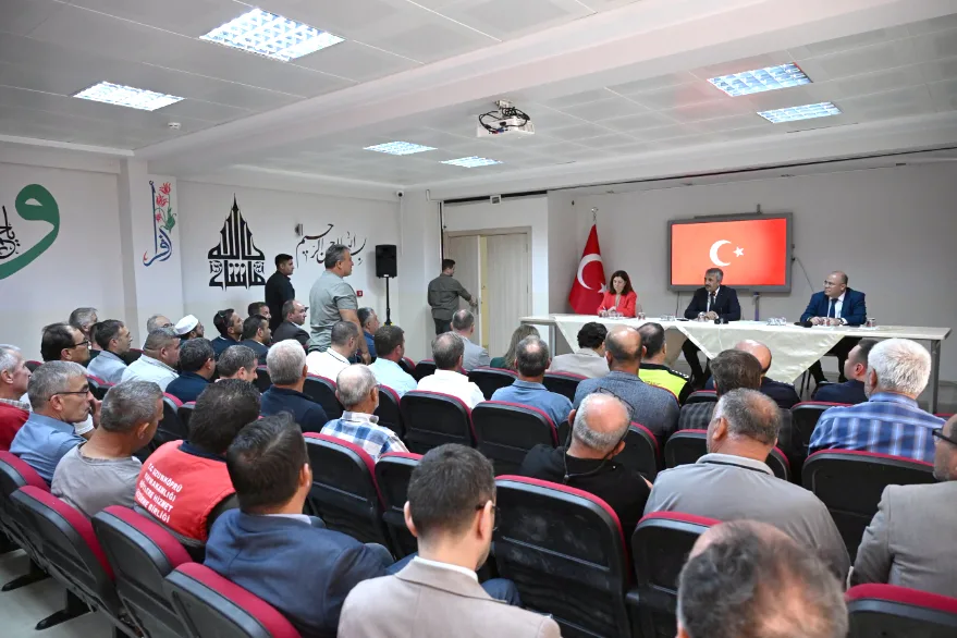 Vali Sezer Uzunköprü’de muhtarlarla bir araya geldi