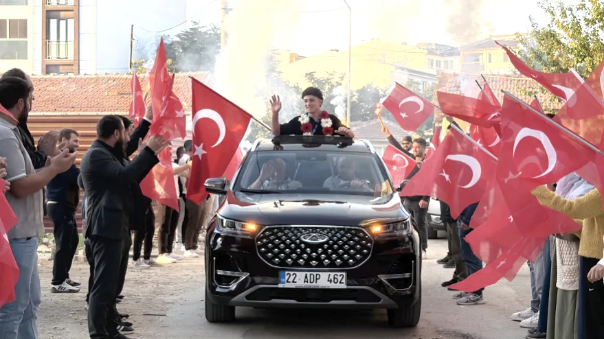 Altın madalyasını Filistinli kardeşlerine armağan etti