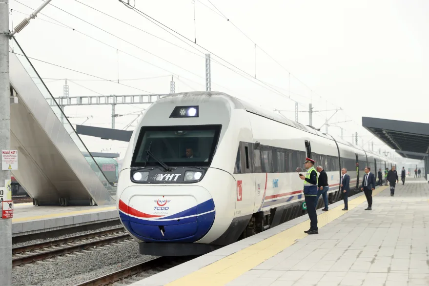 Edirne Garı’ndan ilk Hızlı Tren sefere çıktı