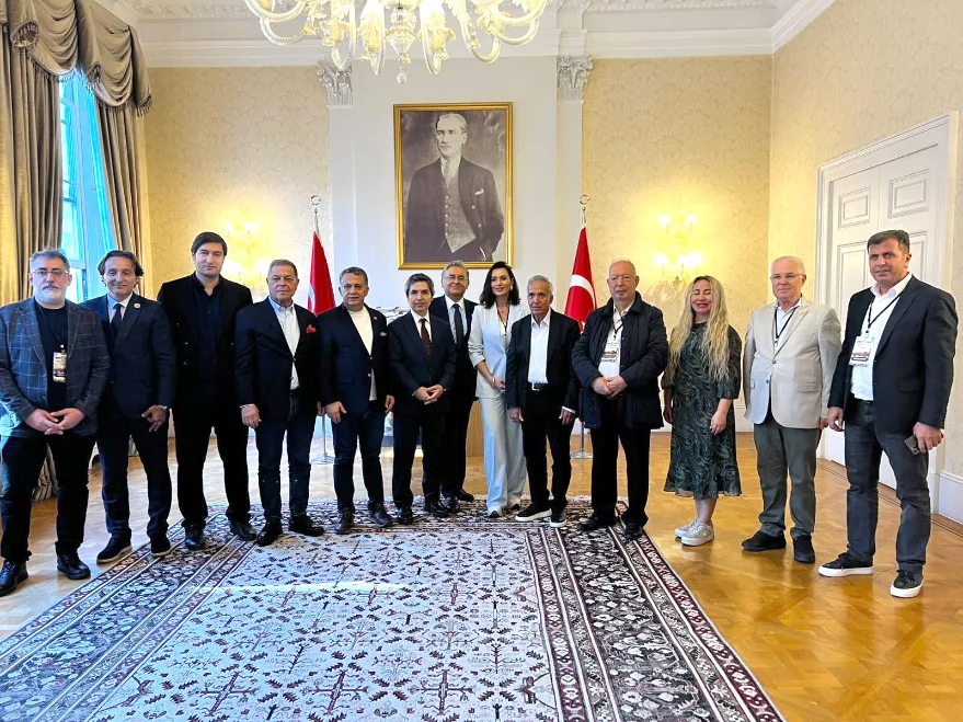 KGK, Londra’da dostluk rüzgarı estirdi