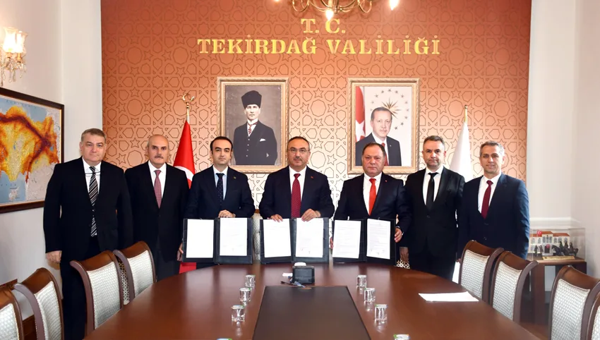 Tekirdağ’da hayırsever iş insanı İl Sağlık Müdürlüğü’ne araç bağışladı