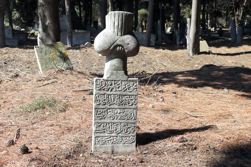 Mezar taşı kitabeleri Tekirdağ’ın kayıp şairlerini gün yüzüne çıkarıyor